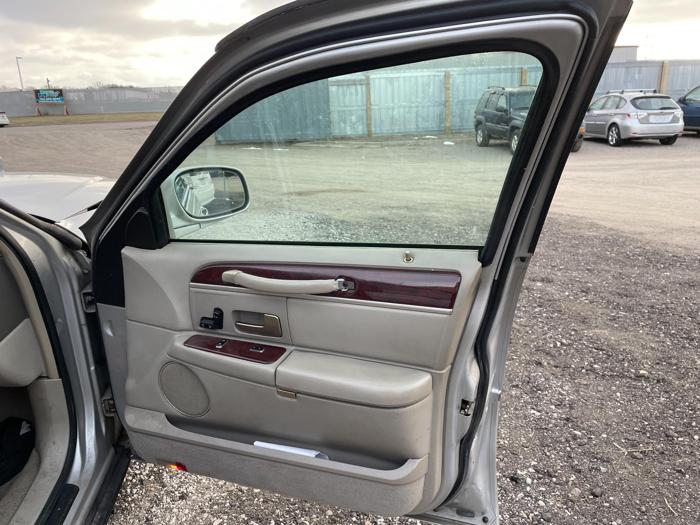 2005 lincoln town-car with 210142 miles for sale near elk-river, minnesota f709c5fe3c284ab18b83c07c556e34e5.jpg