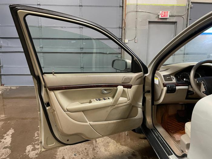 2004 volvo s80 base with 115570 miles for sale near elk-river, minnesota f72fa962464b48fca5e9d7e72d06bb1f.jpg