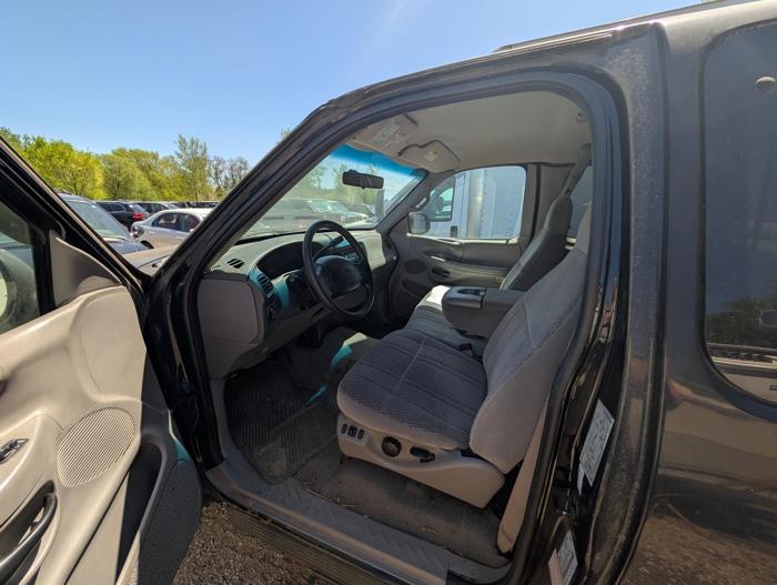 1998 ford f-150 xl-supercab-short-bed-4wd with 210191 miles for sale near elk-river, minnesota f74112b380544452b23a26328884dc12.jpg