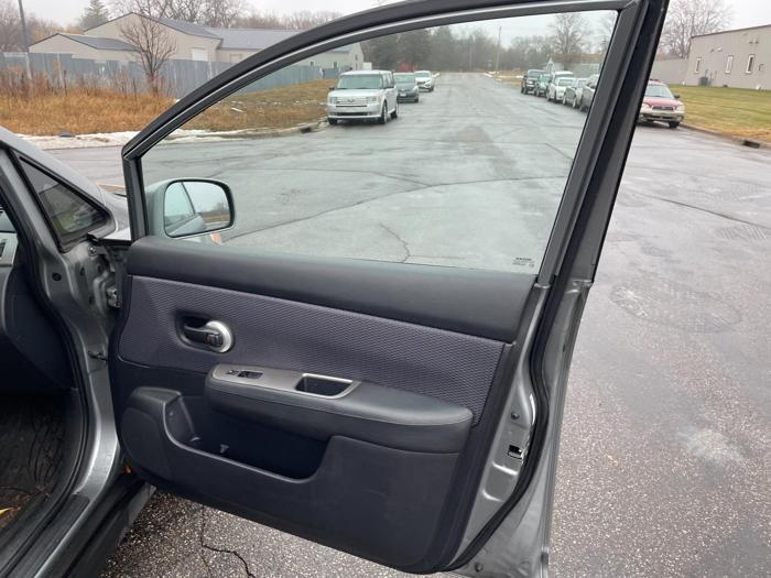 2007 nissan versa with 187914 miles for sale near elk-river, minnesota f743ac67ae7f475b8915e903046ae00d.jpg