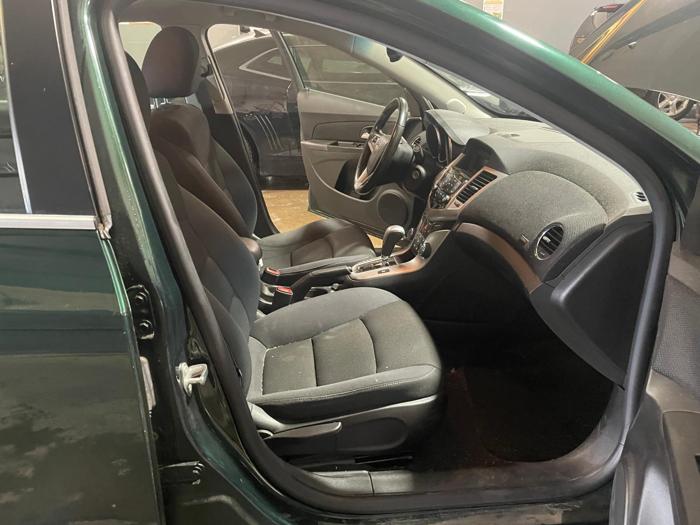 2014 chevrolet cruze 1lt with 133026 miles for sale near elk-river, minnesota f75d9c959b69489dabde8ed555959623.jpg