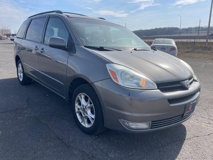 2004 toyota sienna xle-awd with 220628 miles for sale near shakopee, minnesota f7760386913c41f496ee918d2c71a290.jpeg