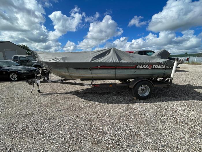 1988 basstracker v16 for sale near elk-river, minnesota f77a71f8ce5a489799978093f7b78b58.jpg