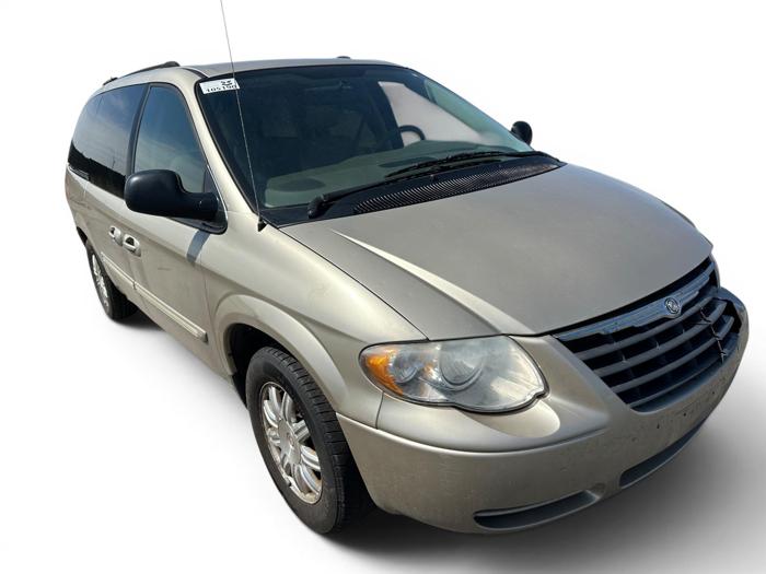 2005 chrysler town-&-country touring with 175445 miles for sale near elk-river, minnesota f7fc7a6eed354befac297e3fbc375c40.jpg