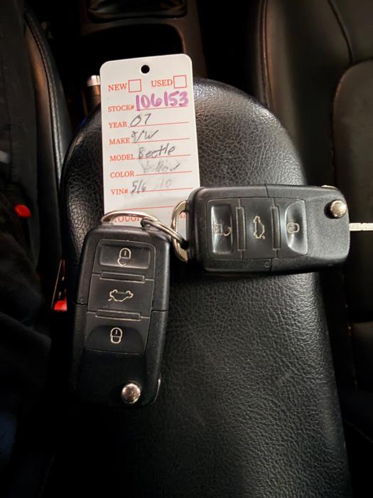 2007 volkswagen new-beetle 2.5l with 122594 miles for sale near elk-river, minnesota f8480756d20746fa9287fd1f35e9383d.jpeg