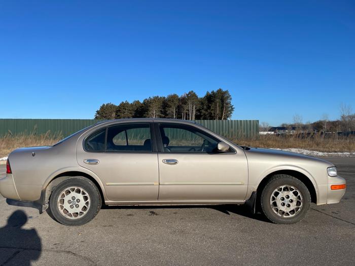 1996 nissan maxima with 267808 miles for sale near elk-river, minnesota f8535f903740466f9ee2d26d17cad604.jpg