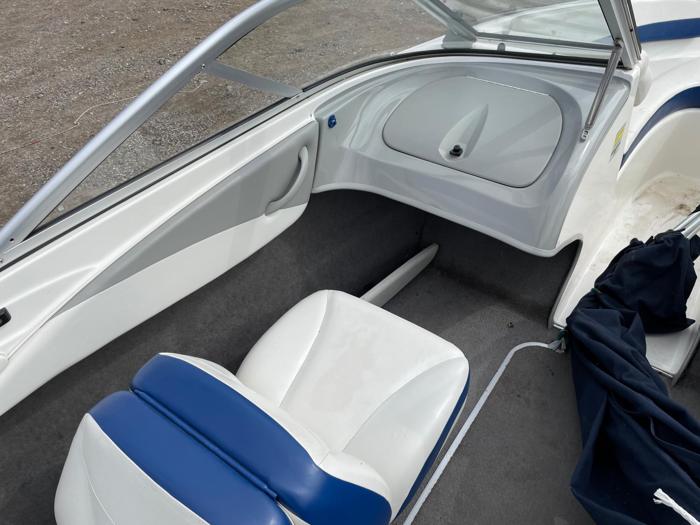 2005 18 Ft. Bayliner