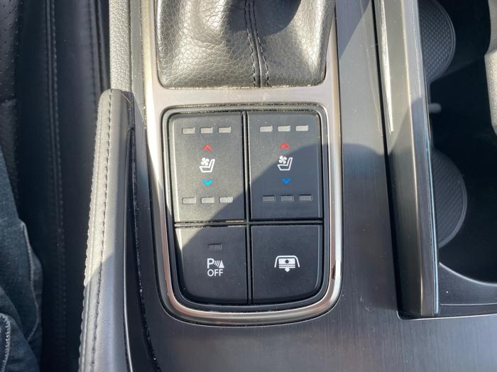 2012 hyundai azera 3.3l with 67456 miles for sale near coon-rapids, minnesota f8b95645118549f78a5f1c8e639909ad.jpeg