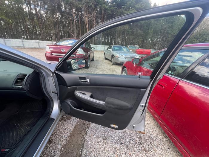 2006 honda accord ex-l-sedan-at with 300720 miles for sale near elk-river, minnesota f8fbb13c062749d08b7d5854349ec3a6.jpeg