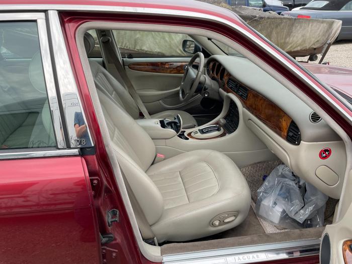1998 jaguar xj-sedan xj8 with 122279 miles for sale near elk-river, minnesota f90b0653110742759b6055440fb4704c.jpg