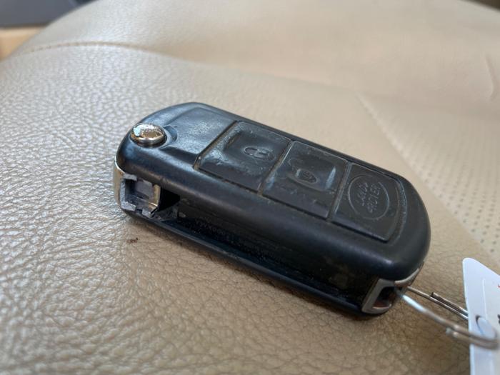 2006 land-rover lr3 v6 with 175918 miles for sale near elk-river, minnesota f9c0d8ba05e342beb098543c2ed94ddb.jpeg