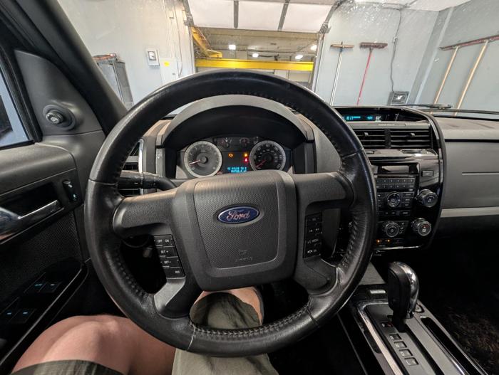 2009 ford escape limited-fwd-v6 with 198732 miles for sale near elk-river, minnesota fa1ccbe335684d95b569ec9ed011829c.jpg
