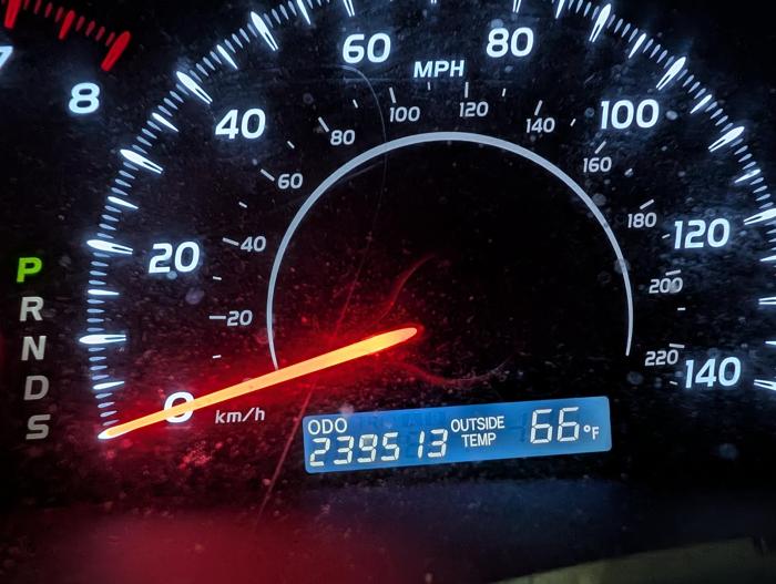 2010 toyota camry le-6-spd-at with 239513 miles for sale near elk-river, minnesota fa4f560deb5b45faad36eefb48d01c54.jpg