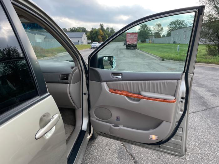 2007 toyota sienna xle-fwd with 212907 miles for sale near elk-river, minnesota fad660485b2d491e842407ccf52602a6.jpeg