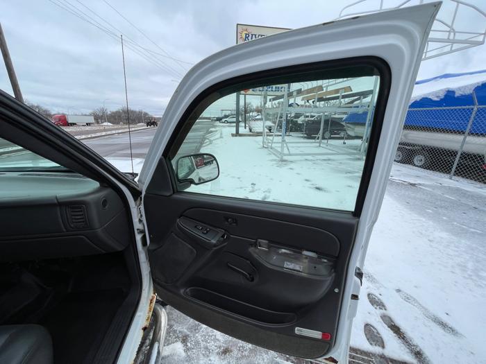 2005 chevrolet silverado-1500 ext.-cab-long-bed-4wd with 169882 miles for sale near elk-river, minnesota fae8e6a57afb450e906c599bece0fe7a.jpeg