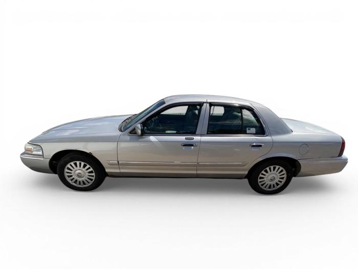 2007 mercury grand-marquis ls-premium with 176182 miles for sale near elk-river, minnesota fb21fa0798394bfb9645cb1d0b94266d.jpg