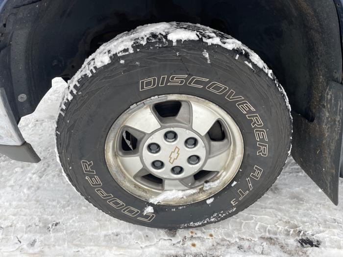 2001 chevrolet tahoe 4wd with 174356 miles for sale near fridley, minnesota fb5b257b88a14e29851d8edcf1d90067.jpeg