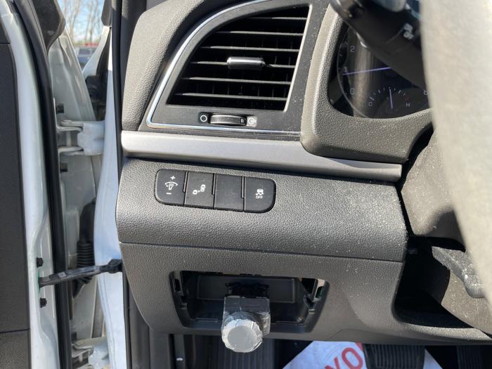 2018 hyundai elantra limited with 99127 miles for sale near burnsville, minnesota fb614a67250443b7982a48a5e3aec2e7.jpeg