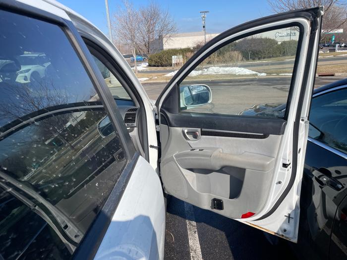 2009 hyundai santa-fe limited-awd with 206664 miles for sale near burnsville, minnesota fb76395e54e64121baf3d899a845eea3.jpeg