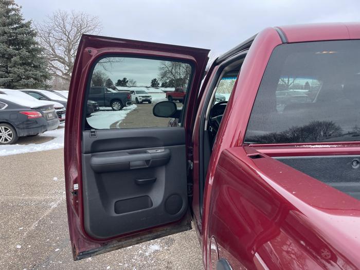 2008 chevrolet silverado-1500 ls-crew-cab-4wd with 200273 miles for sale near fridley, minnesota fba87c115ac64e7ab38e0fe6433a1d93.jpeg