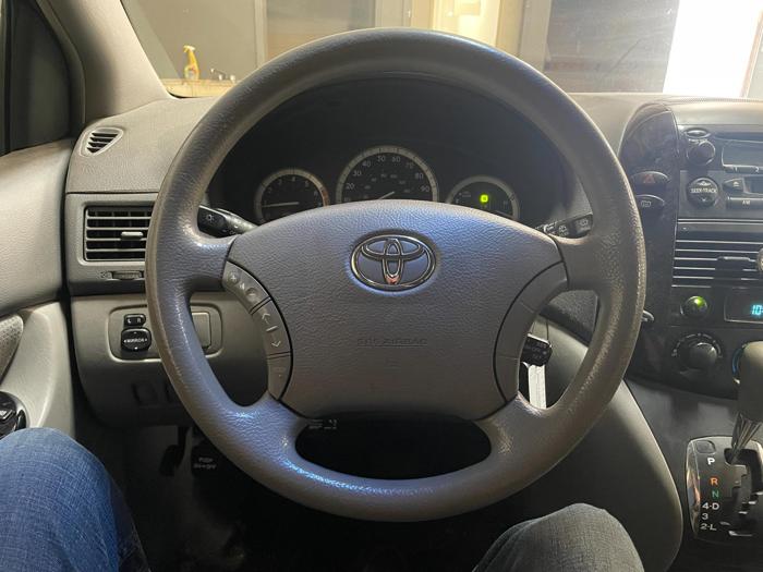 2004 Toyota Sienna