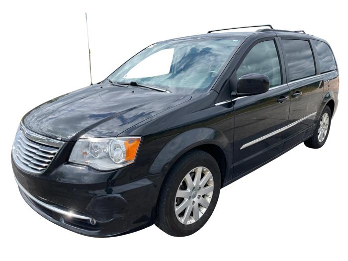 2016 chrysler town-&-country touring with 144645 miles for sale near elk-river, minnesota fbbd64935eed493daab510e07af5d15b.jpg