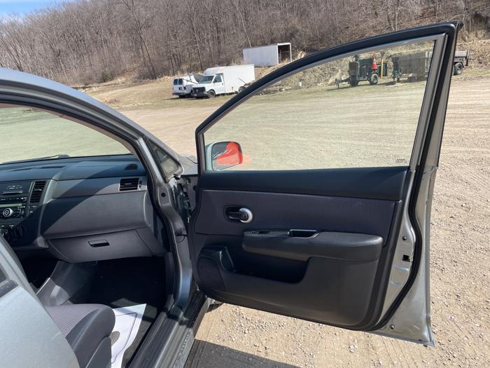 2007 nissan versa 1.8-s with 186981 miles for sale near jordan, minnesota fbc2aedbc2f04de5a4919c0f0bb1540a.jpeg