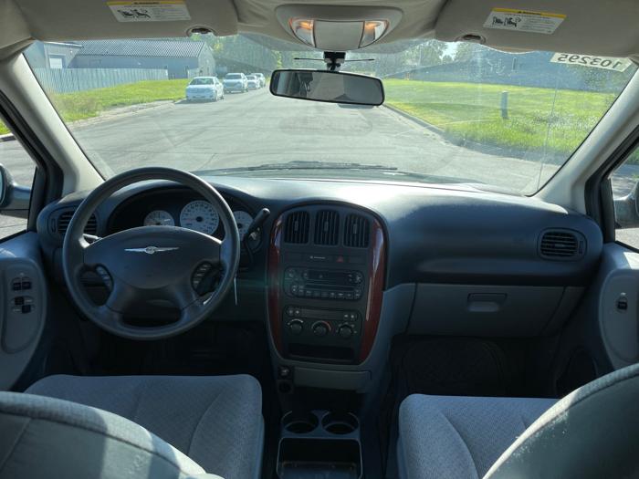 2006 chrysler town-&-country base with 220078 miles for sale near elk-river, minnesota fbd4c7a4cb3747d7a327280177eb5ea3.jpeg