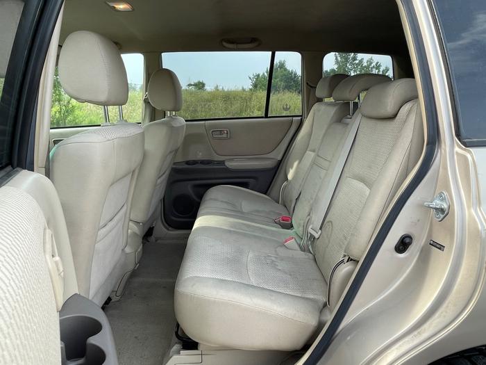 2006 toyota highlander v6-2wd-with-3rd-row-seat with 194228 miles for sale near elk-river, minnesota fc236ce1839a4bd184d7fb7ba08388cf.jpeg