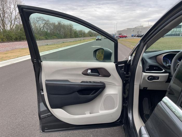 2017 chrysler pacifica touring with 257812 miles for sale near rochester, minnesota fc737a18f6654fd8b7a2e90cab849554.jpeg