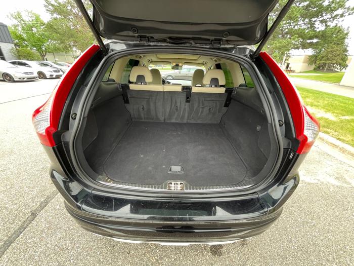 2017 volvo xc60 t6-inscription-awd with 83143 miles for sale near eden-prairie, minnesota fcb50c5ed8f24746859617bdffc3e2de.jpeg