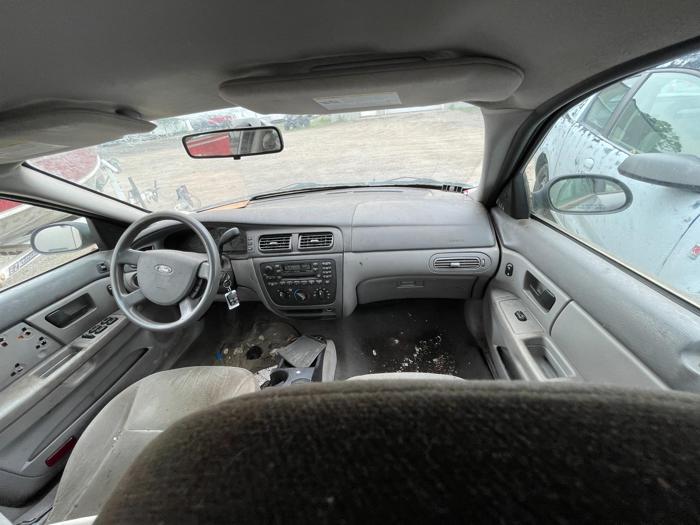 2006 Ford Taurus