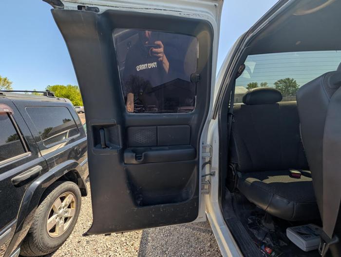 2003 chevrolet silverado-2500hd ext.-cab-short-bed-4wd with 265768 miles for sale near elk-river, minnesota fccec598822e48f3a91b5648d2700e31.jpg