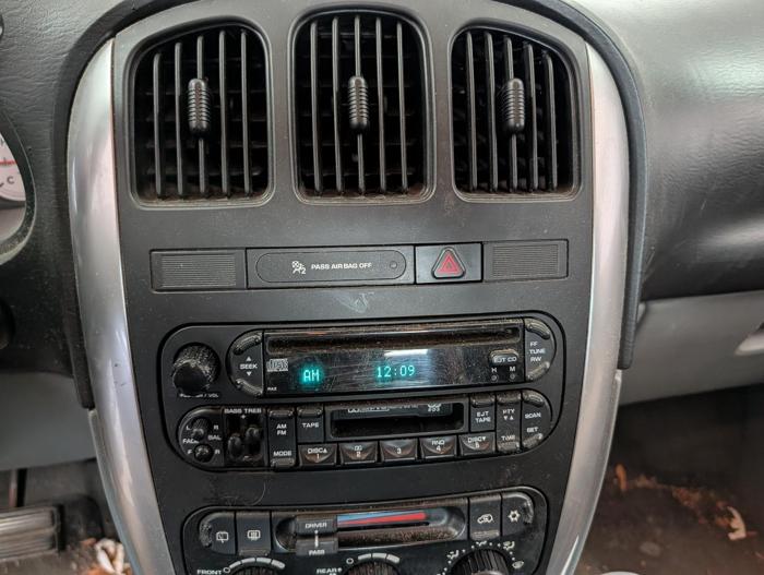 2006 chrysler town-&-country touring with 162857 miles for sale near elk-river, minnesota fcf705beefc64fc48442a56033059118.jpg
