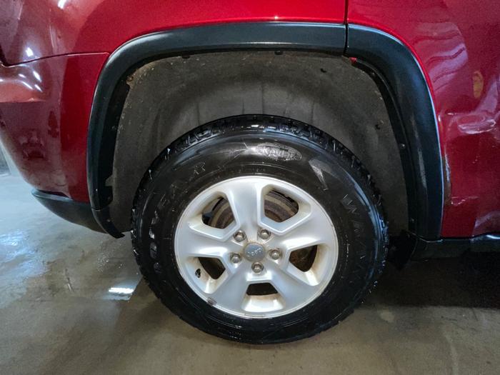 2014 jeep grand-cherokee laredo-4wd with 201233 miles for sale near elk-river, minnesota fd5590b3ce724914a49ecdf718eb6748.jpeg