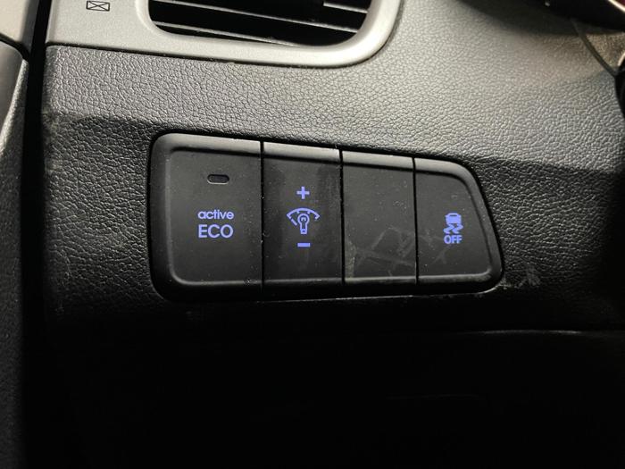 2015 hyundai elantra limited with 104256 miles for sale near elk-river, minnesota fda556c4aef941279db80a753e643104.jpg