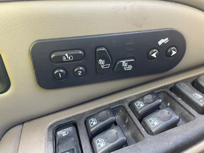 2004 gmc yukon slt with 233066 miles for sale near fridley, minnesota fdc2357a56e946b0bfbc2962c40878af.jpeg