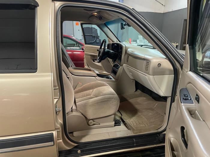 2005 chevrolet tahoe ls with 244104 miles for sale near elk-river, minnesota fdd48a505369493dbb3144e86c958fae.jpg