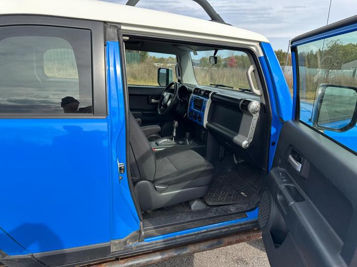 2007 toyota fj-cruiser 4wd-at with 361894 miles for sale near elk-river, minnesota fe1b35850ba14f4d9e6f3e331d781acb.jpg