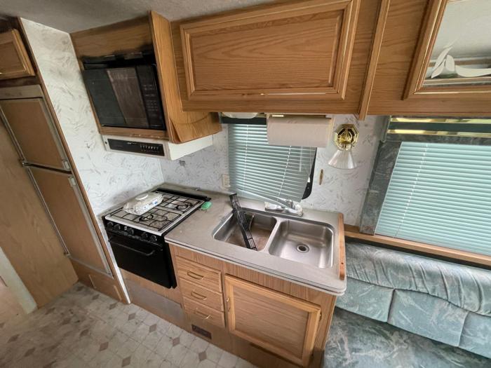 1996 fleetwood flair -33d- with 27222 miles for sale near elk-river, minnesota fe235d172c2240d2aacb831655865081.jpg