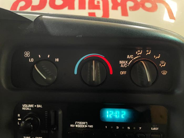 2000 chevrolet express with 344483 miles for sale near elk-river, minnesota fe55cbc95aa74e0ea6cd518676cec0c8.jpg