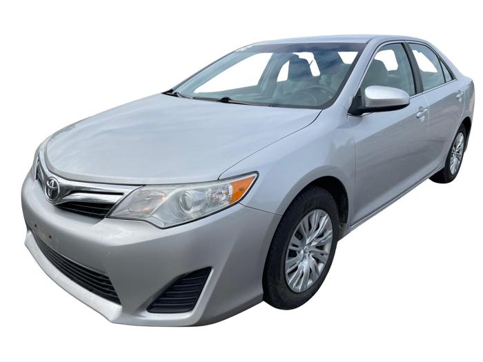 2012 toyota camry se with 161622 miles for sale near elk-river, minnesota fe740fe1762d4ee8bc85ab4a87dc6274.jpg