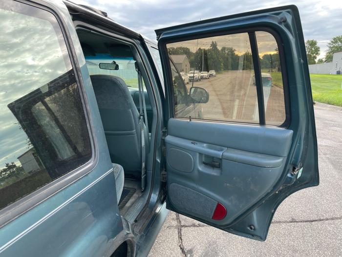 1997 ford explorer xlt-4-door-awd with 172185 miles for sale near elk-river, minnesota fe9e9c4f39574e329dd62cb21c0d7feb.jpeg