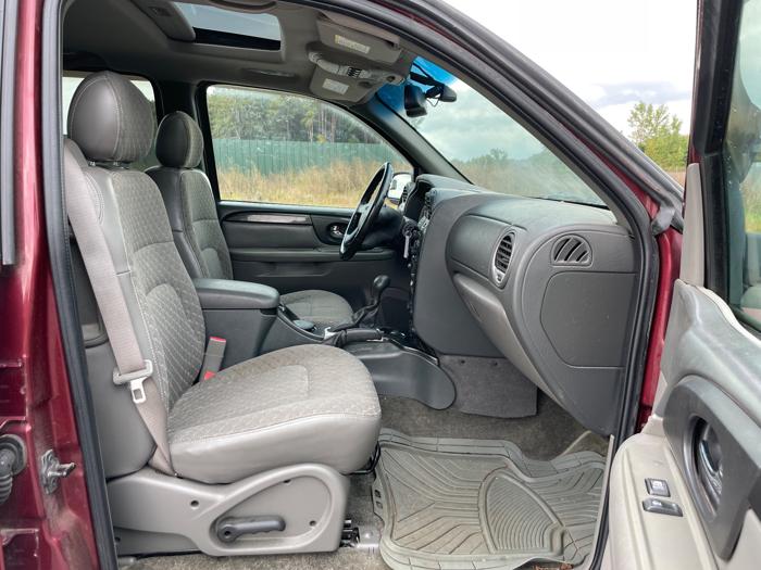 2004 gmc envoy xuv-sle-4wd with 213685 miles for sale near elk-river, minnesota fef6da36349647359150afc15629d97c.jpeg