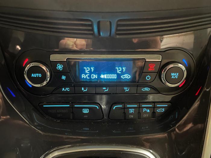 2013 ford c-max sel with 233664 miles for sale near elk-river, minnesota ff57fb3a56374740b17927a3c52f3c6b.jpg