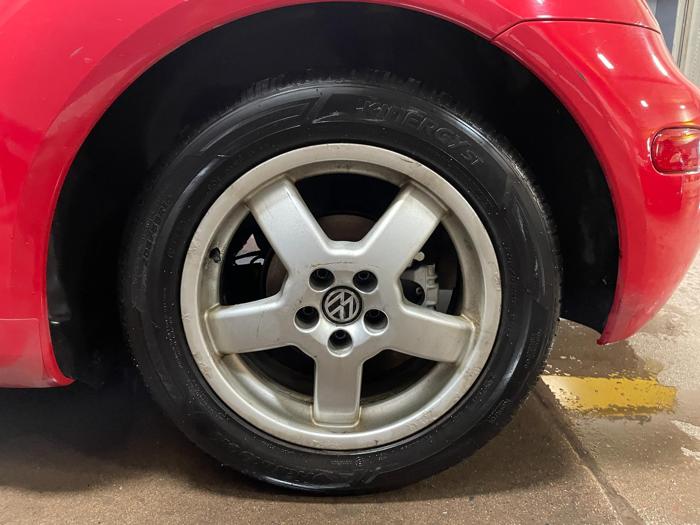 2000 Volkswagen New Beetle