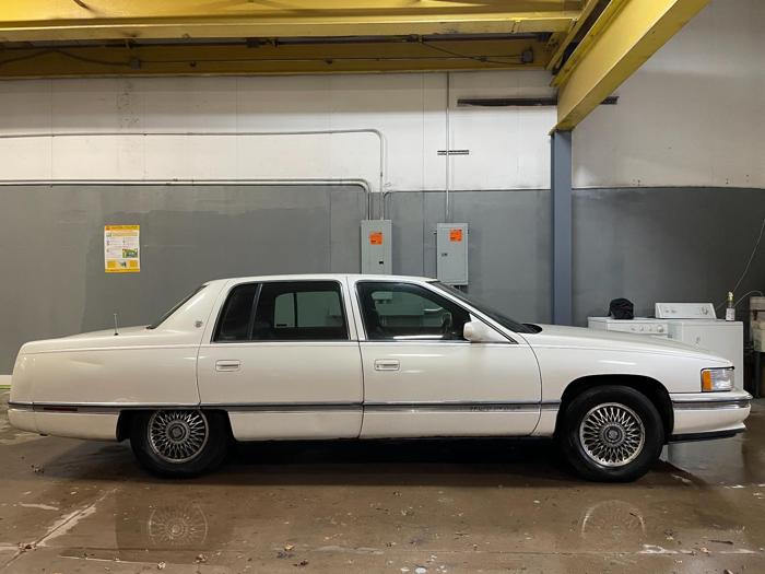 1995 cadillac deville with 172080 miles for sale near elk-river, minnesota ff6802a54071428c98732a218b42acd8.jpg