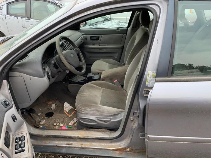 2006 Ford Taurus