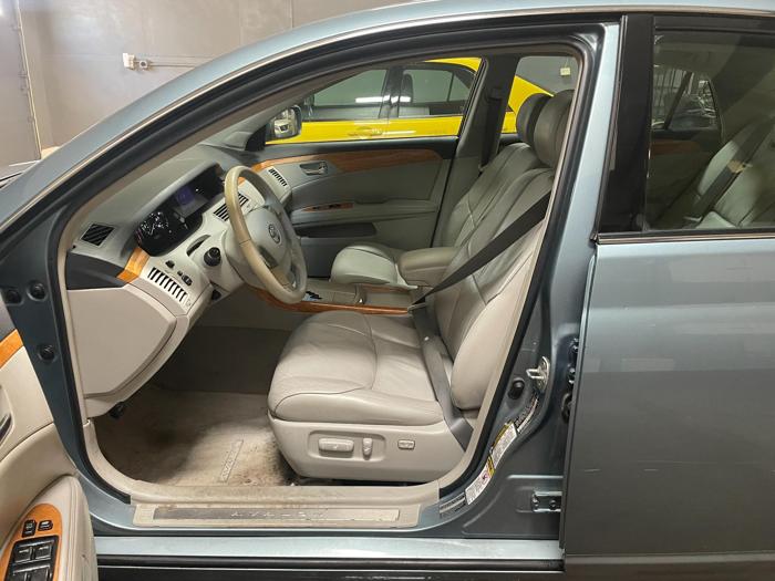 2005 Toyota Avalon
