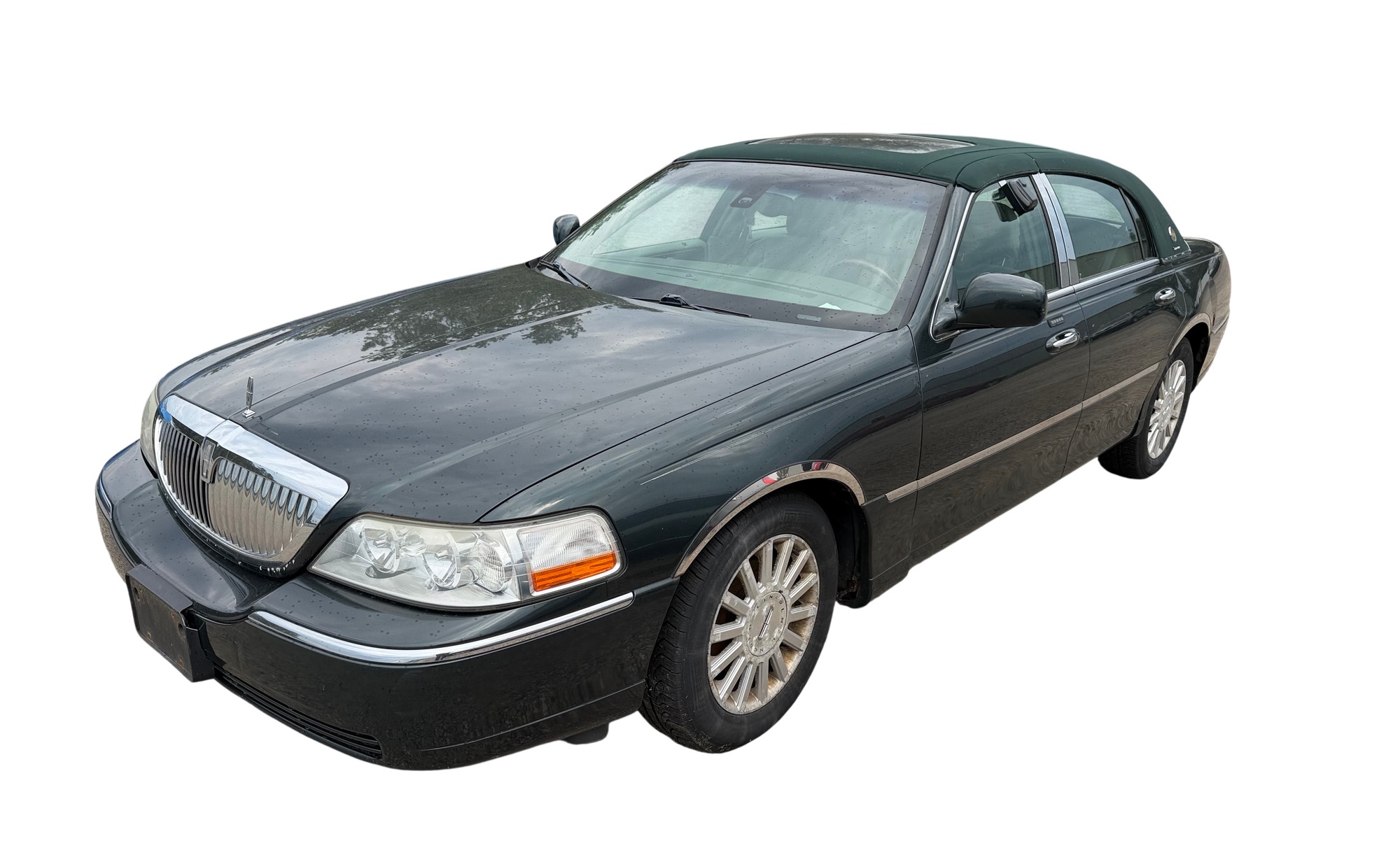 2003 lincoln town-car signature with 110292 miles for sale near elk-river, minnesota 106334_01_driver_front_corner.jpg